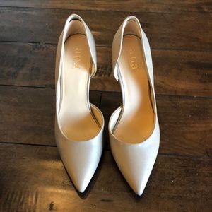 Nude heels pointed toe never worn